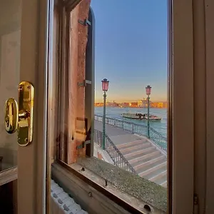 https://al-ponte-lungo-giudecca.hotelinveneto.com
