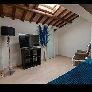 Apartment Privilege Dior, Florence